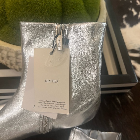 Mango Daddy Women's Metallic Silver Genuine Leather Ankle Boot 37 - Picture 10 of 12